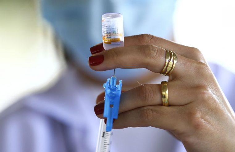 Covid-19: Câmara aprova projeto  para compra de vacinas por estados