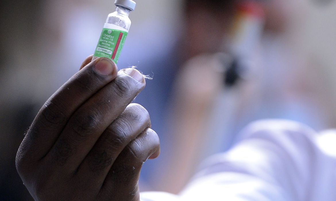 Covid-19: Fiocruz vai entregar 18  milhões de vacinas até 1° de maio