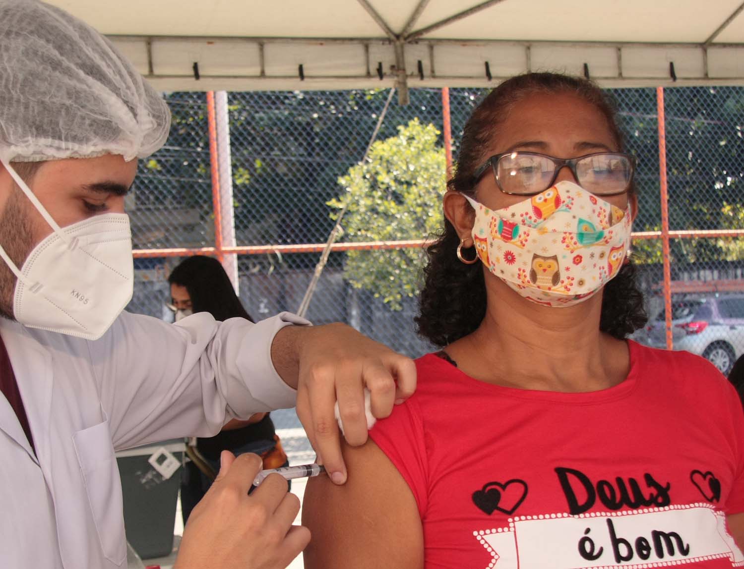 Nova Iguaçu vacina pessoas de 58 anos de idade  sem comorbidades desta quinta-feira até sábado