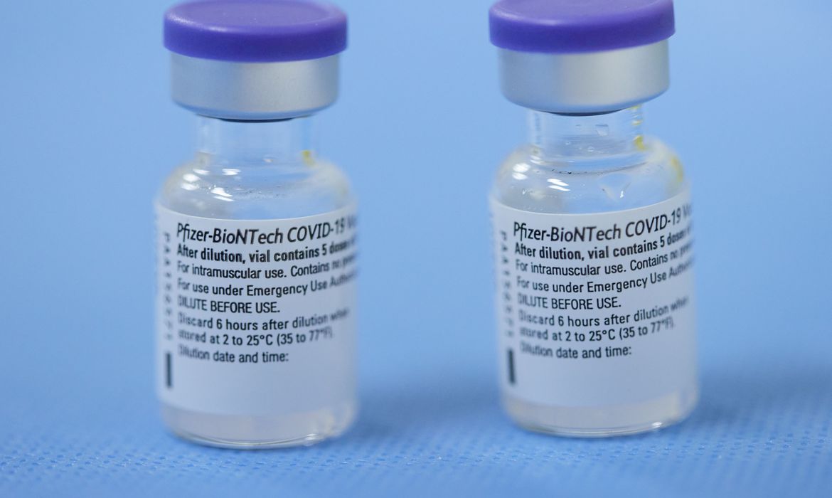 Anvisa autoriza nova fábrica que poderá produzir vacinas da Pfizer