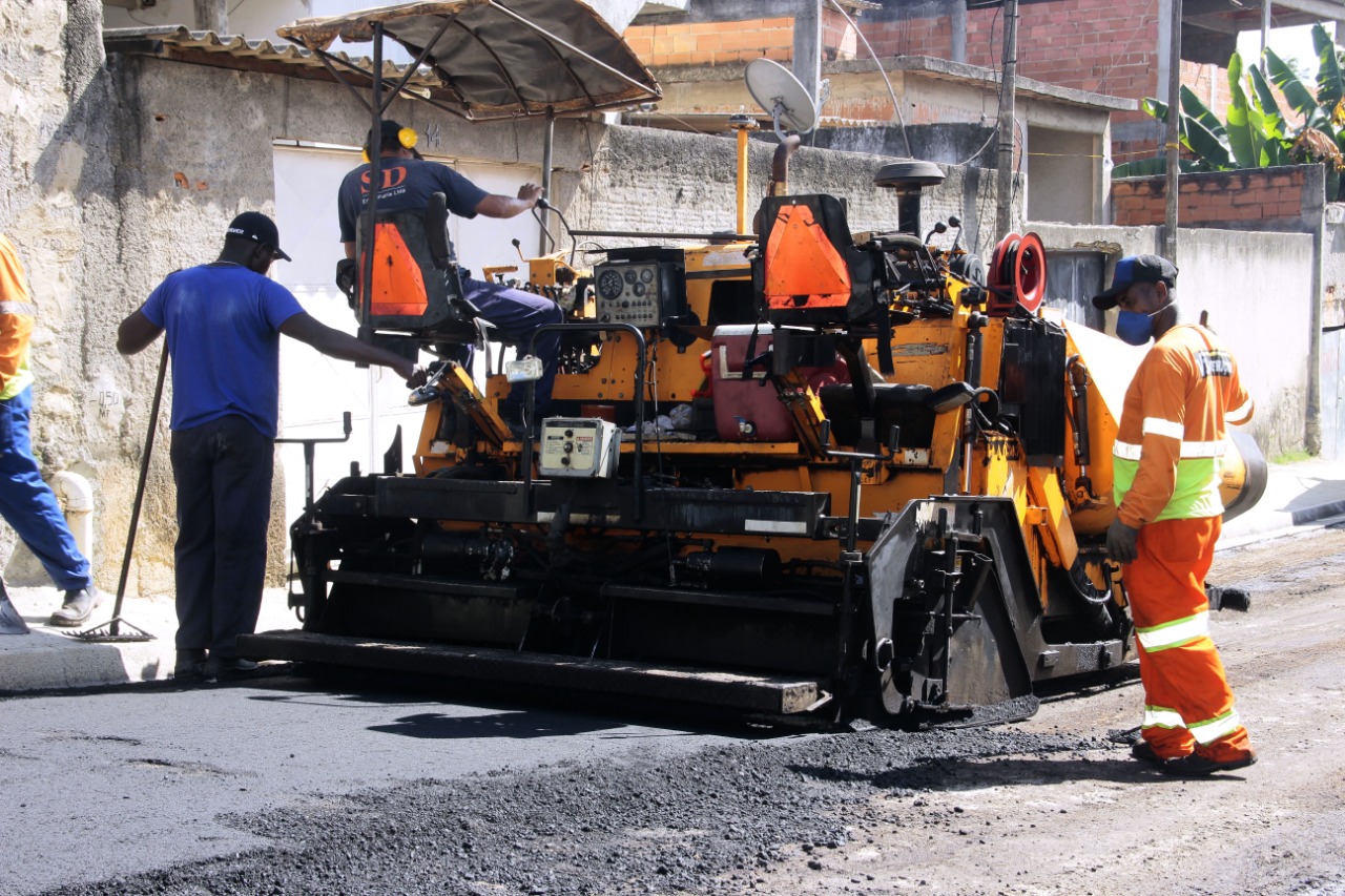 Mais seis ruas de Gerard Danon vão  receber asfalto novo até sexta-feira (16)