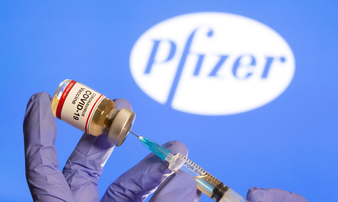Saúde recomenda Pfizer a gestantes  que tomaram 1ª dose da AstraZeneca