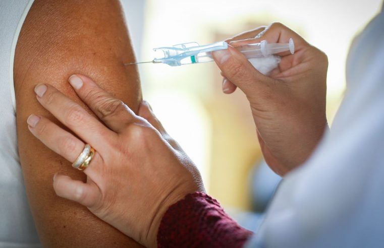 Vacinação reduz ocupação de UTIs  nos estados para menos de 90%