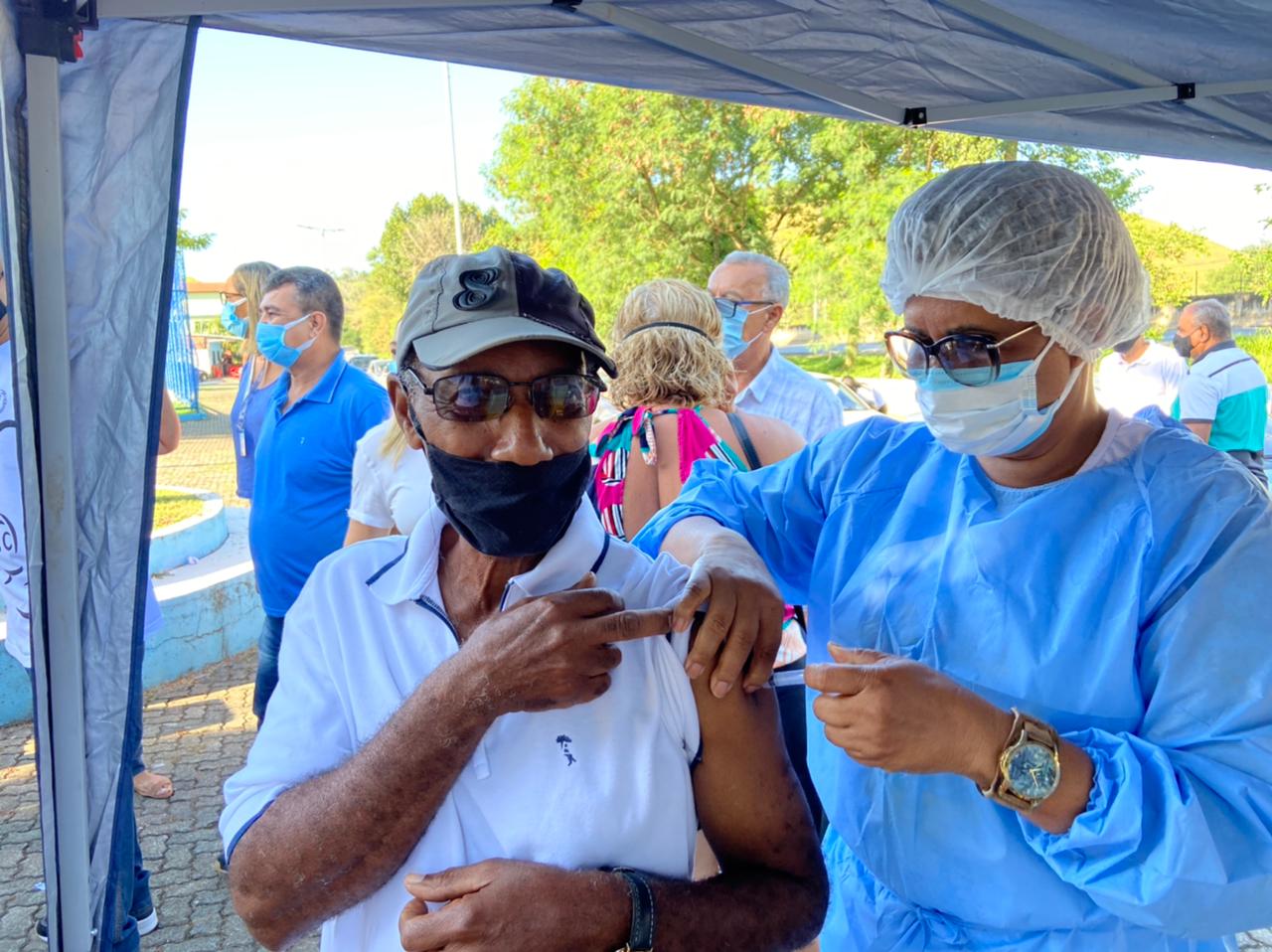 Duque de Caxias promove mutirão de vacinação e  testagem rápida da Covid-19 no Dia Mundial do Idoso