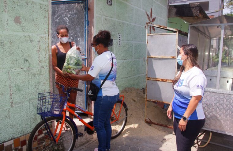 Prefeitura de Nova Iguaçu entrega cestas de alimentos  da “Cesta Verde” em Comendador Soares e Austin