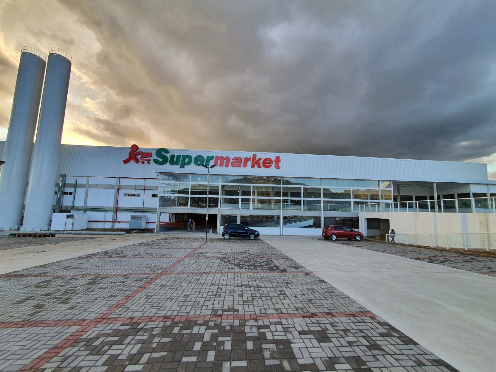 Supermarket inaugura unidade em Queimados