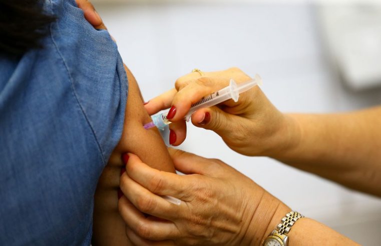 Nova Iguaçu ainda aguarda chegada de vacinas contra gripe para retomar imunização nos postos