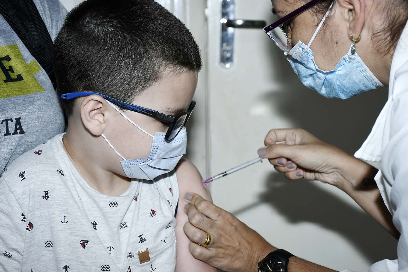 Meninos de 11 anos serão vacinados contra Covid-19 nesta quinta em Nova Iguaçu