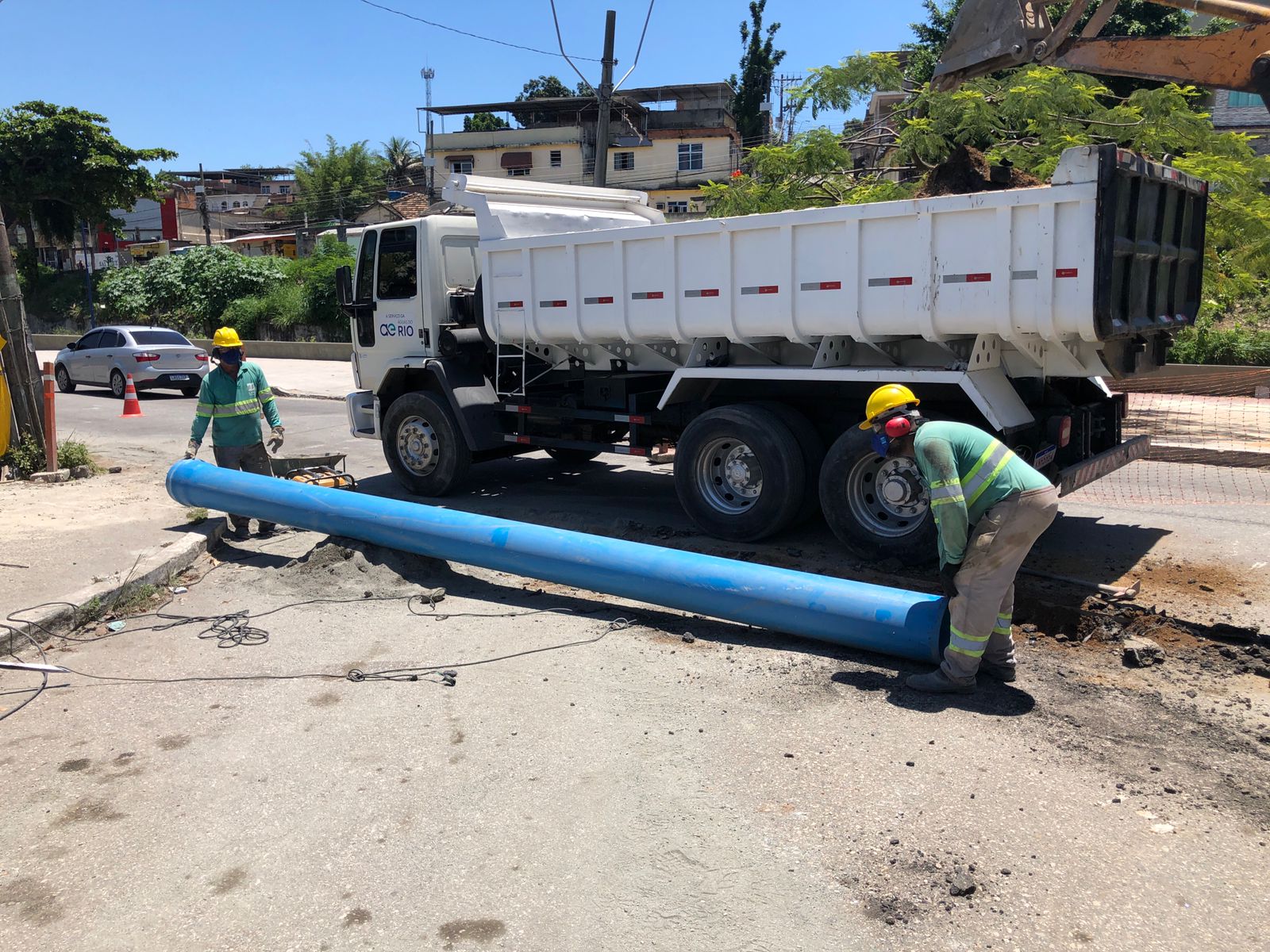 Moradores de Meriti recebem 1,6 mil metros de nova rede de abastecimento de água