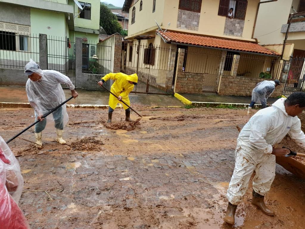 Seinfra atua em cidades atingidas pelas chuvas