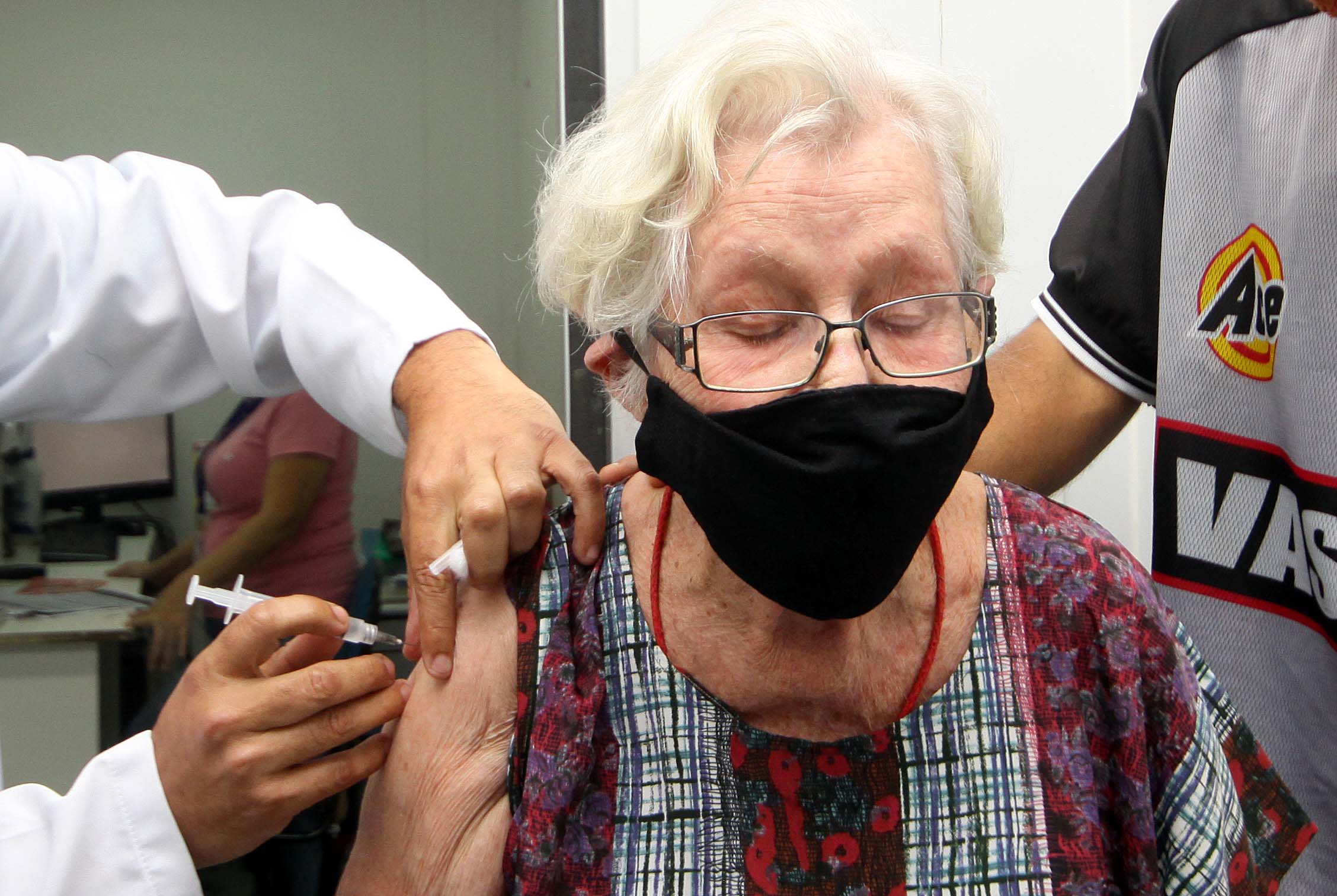 Nova Iguaçu inicia campanha de vacinação contra gripe e sarampo