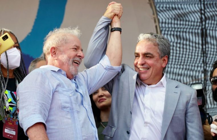 Com Lula, André Ceciliano ultrapassa Romário na disputa pelo Senado