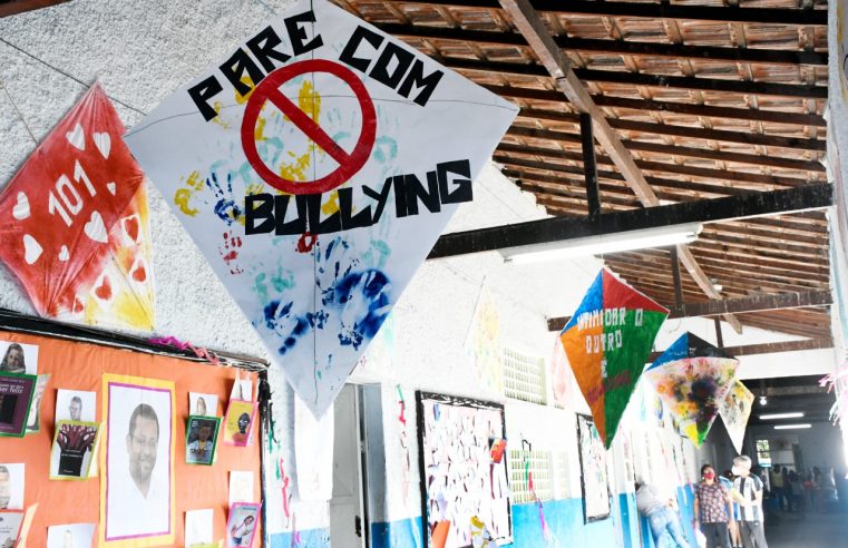 Alunos da educação especial de escola municipal de Nova Iguaçu combatem o bullying com criatividade e arte