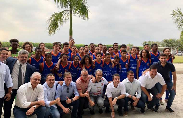 Nova Iguaçu Futebol Clube e Gás Verde assinam convênio que vai beneficiar 330 crianças