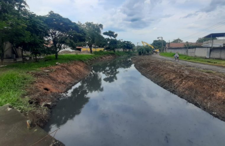 Prefeitura de Duque de Caxias segue trabalhando na limpeza de rios e canais
