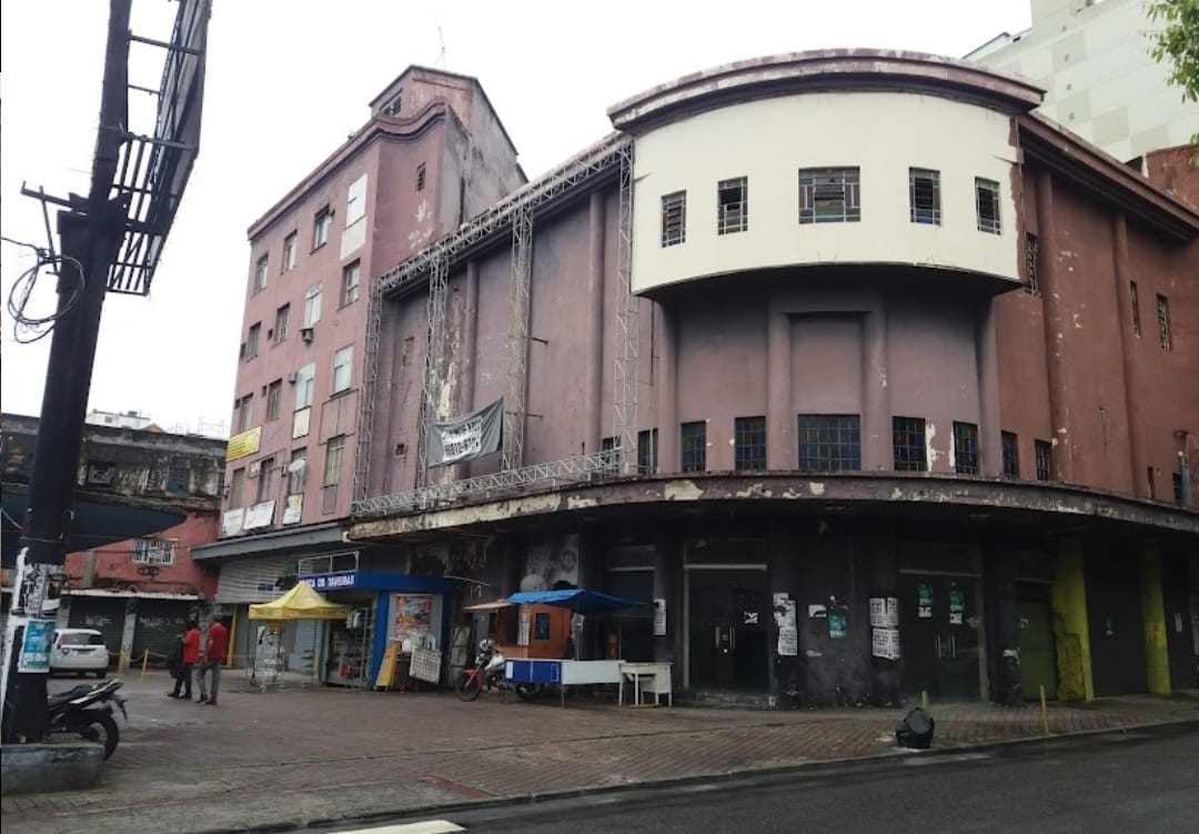 Prefeitura desapropria antigo Cine Iguaçu para construir teatro