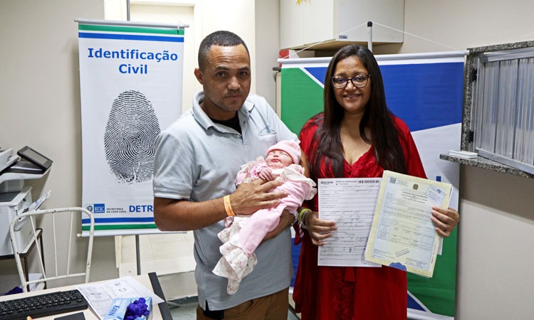 Detran.RJ já emitiu carteiras de identidade para 3.348 recém-nascidos em maternidades públicas este ano