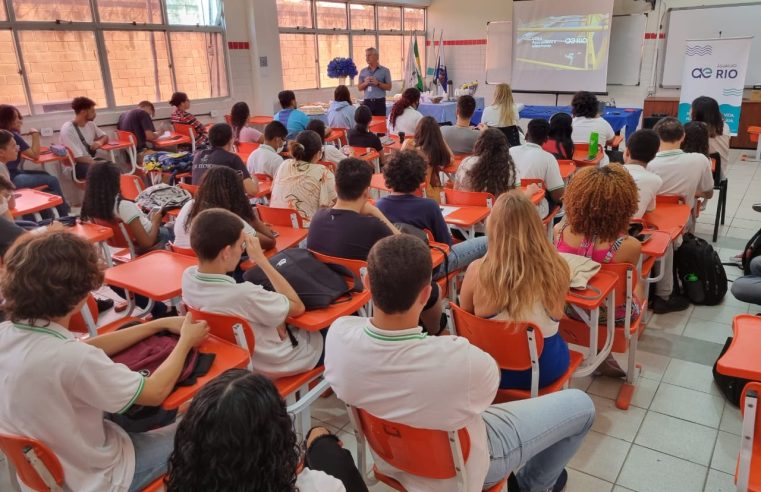 Universitários participam de workshop sobre saneamento básico em Duque de Caxias