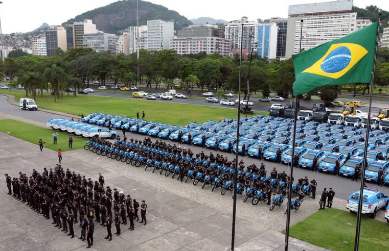 Governador Cláudio Castro entrega mais um lote de novas viaturas semiblindadas à Polícia Militar