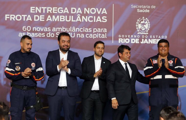 Governador entrega 60 novas ambulâncias para o serviço na capital