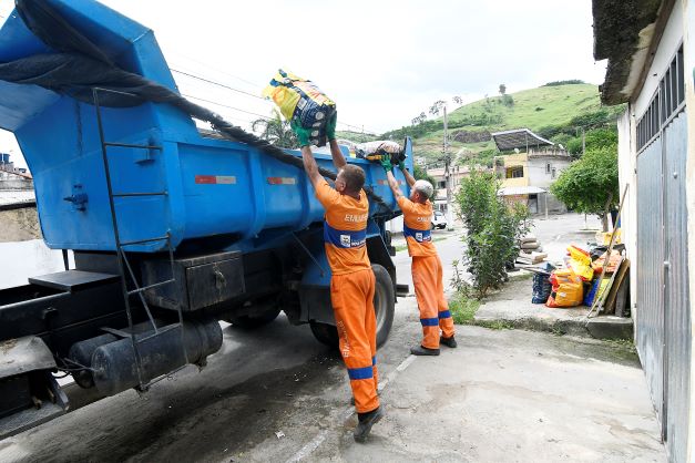 Nova Iguaçu: EMLURB incentiva descarte correto de entulho e outros tipos de lixo