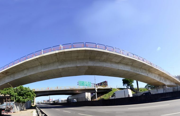 Trecho de Viaduto da Barros Júnior é interditado após colisão de caminhão em sua estrutura