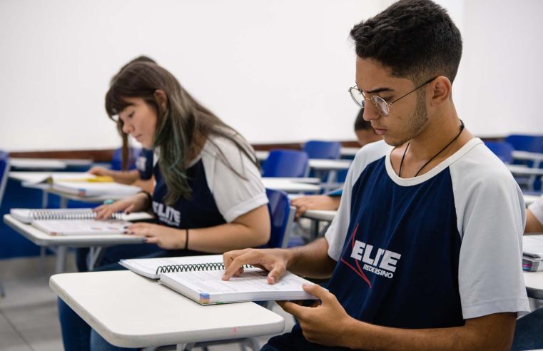 Projeto UERJ, do Elite Rede de Ensino, prepara estudantes no retorno do vestibular tradicional da estadual do Rio