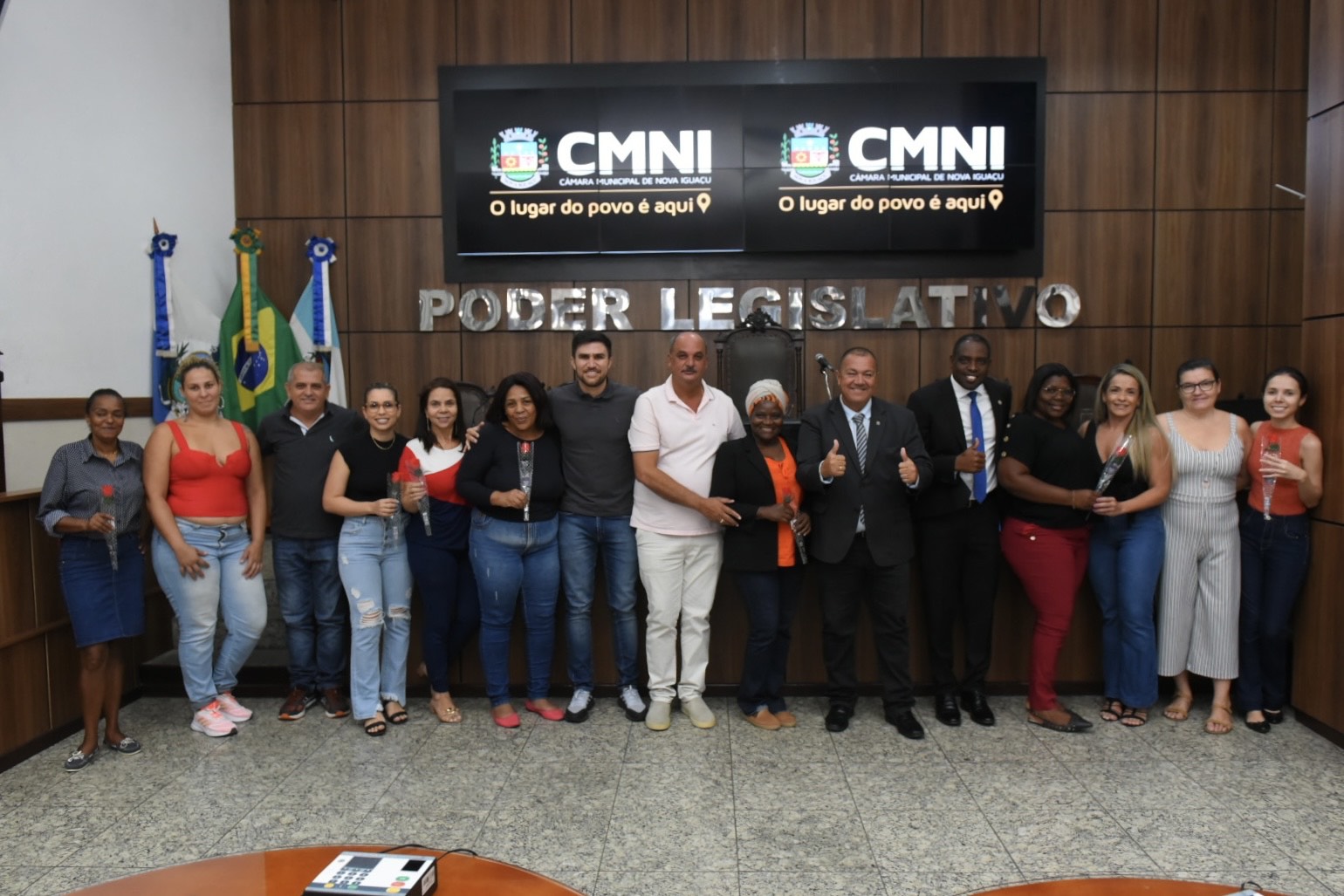 Câmara de Nova Iguaçu homenageia servidoras