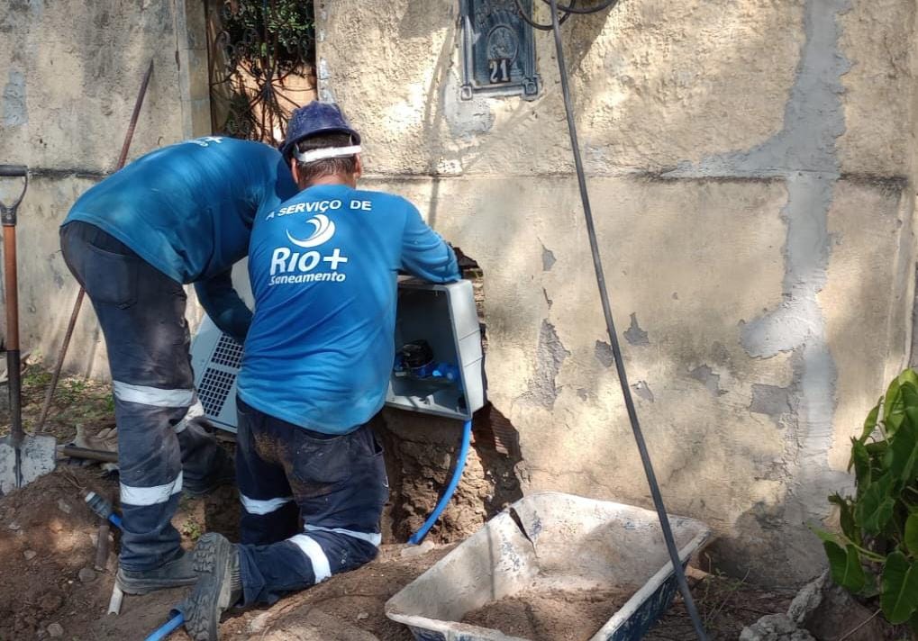 Bairros de Seropédica recebem mutirão de instalação de hidrômetros da Rio+Saneamento