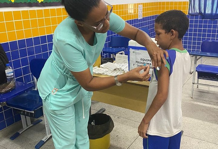 Prefeitura de Japeri promoveu vacinação em todas as escolas da rede