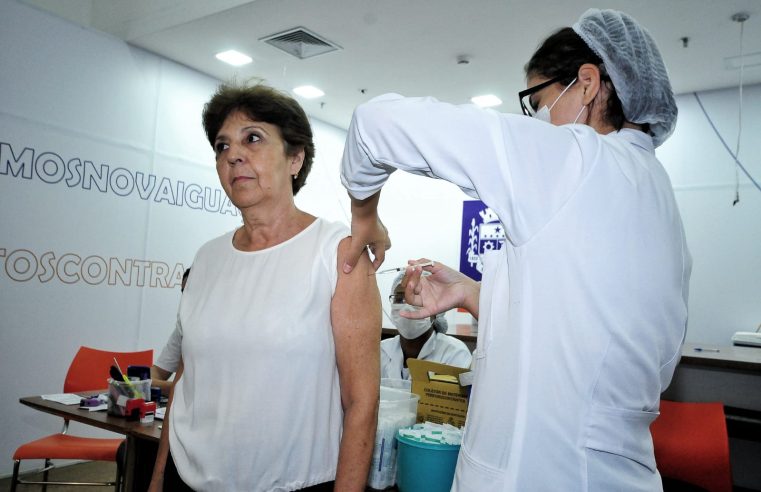 Campanha de vacinação bivalente contra  Covid-19 segue em Nova Iguaçu