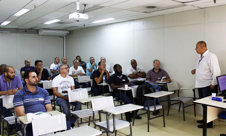 Detran.RJ oferece curso gratuito de formação para transporte de veículos de emergência