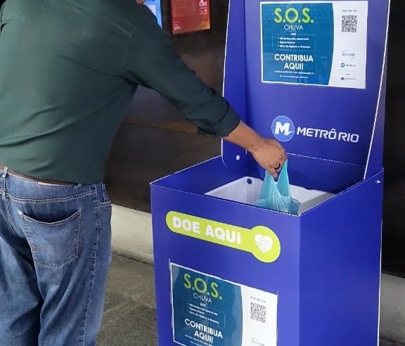 Estações do MetrôRio recebem donativos para campanha do RioSolidario
