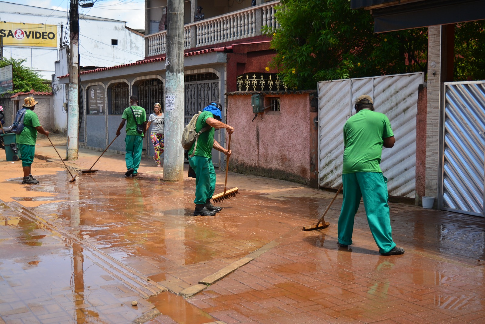 Programa ‘Prefeitura em Ação’ atua com grande  mutirão de  limpeza nos bairros de Japeri
