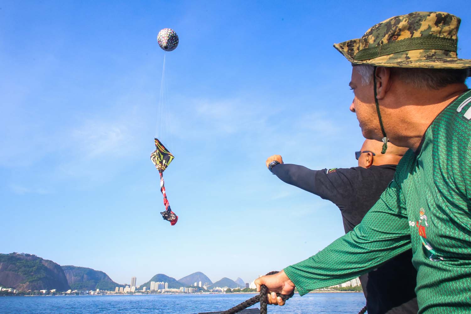 Governo do RJ realiza operações contra balões na Região Metropolitana