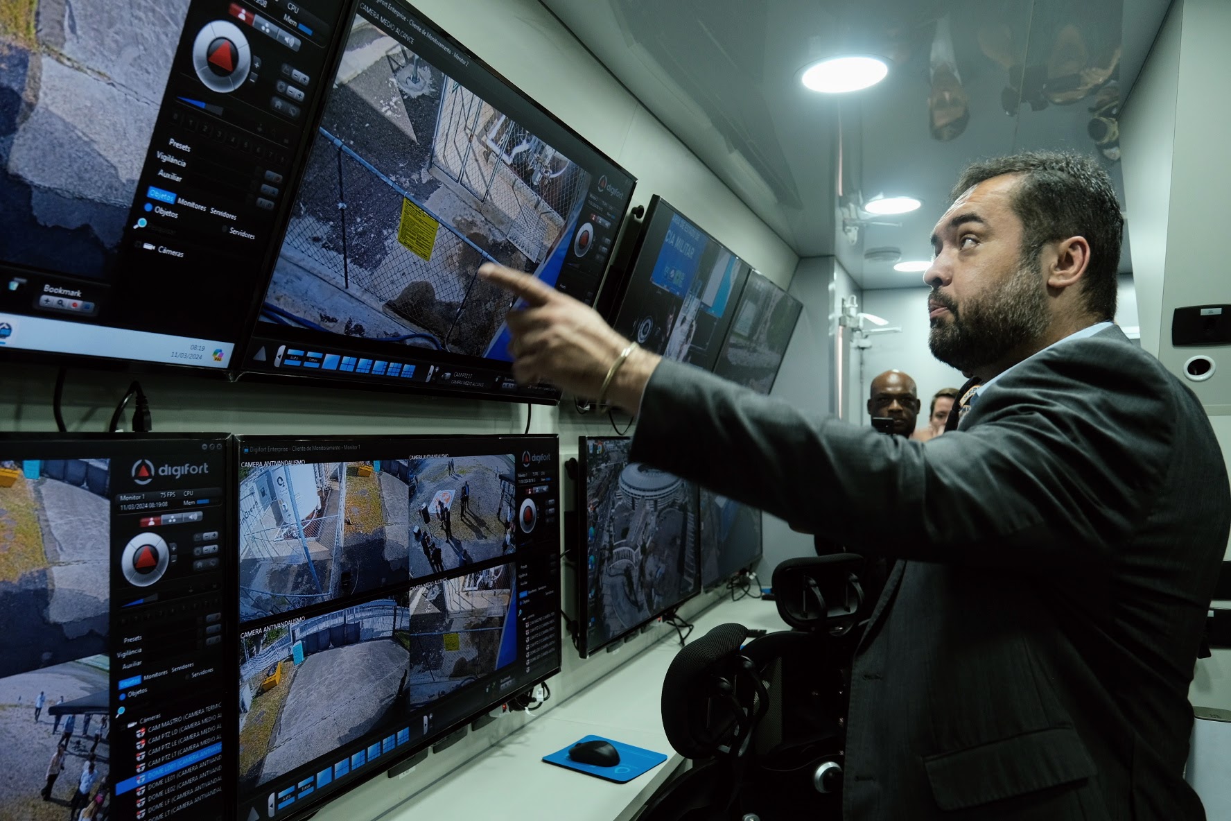 Novo Centro Integrado de Controle Móvel da Polícia Militar é inaugurado