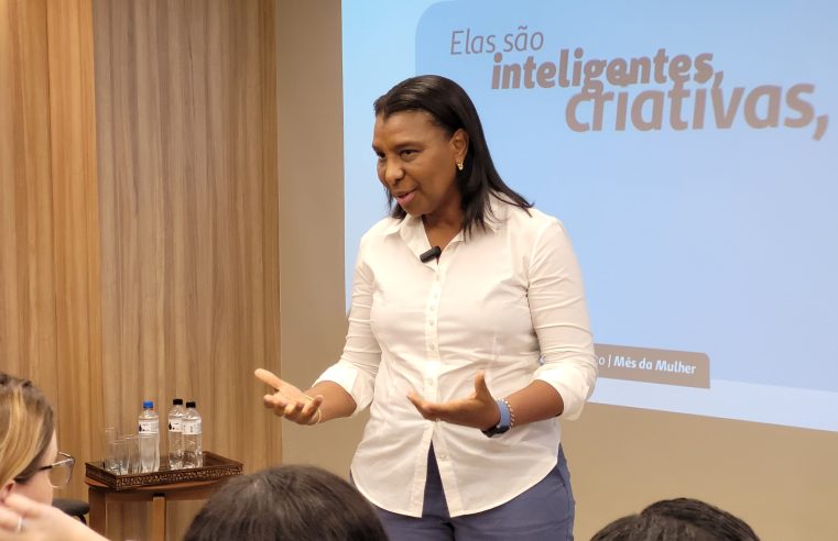 Deputada Rosangela Gomes emociona colaboradoras da Unimed Nova Iguaçu em palestra sobre a força da mulher