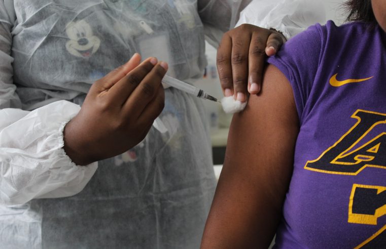 Dia D da vacina acontece neste sábado (13) em Queimados