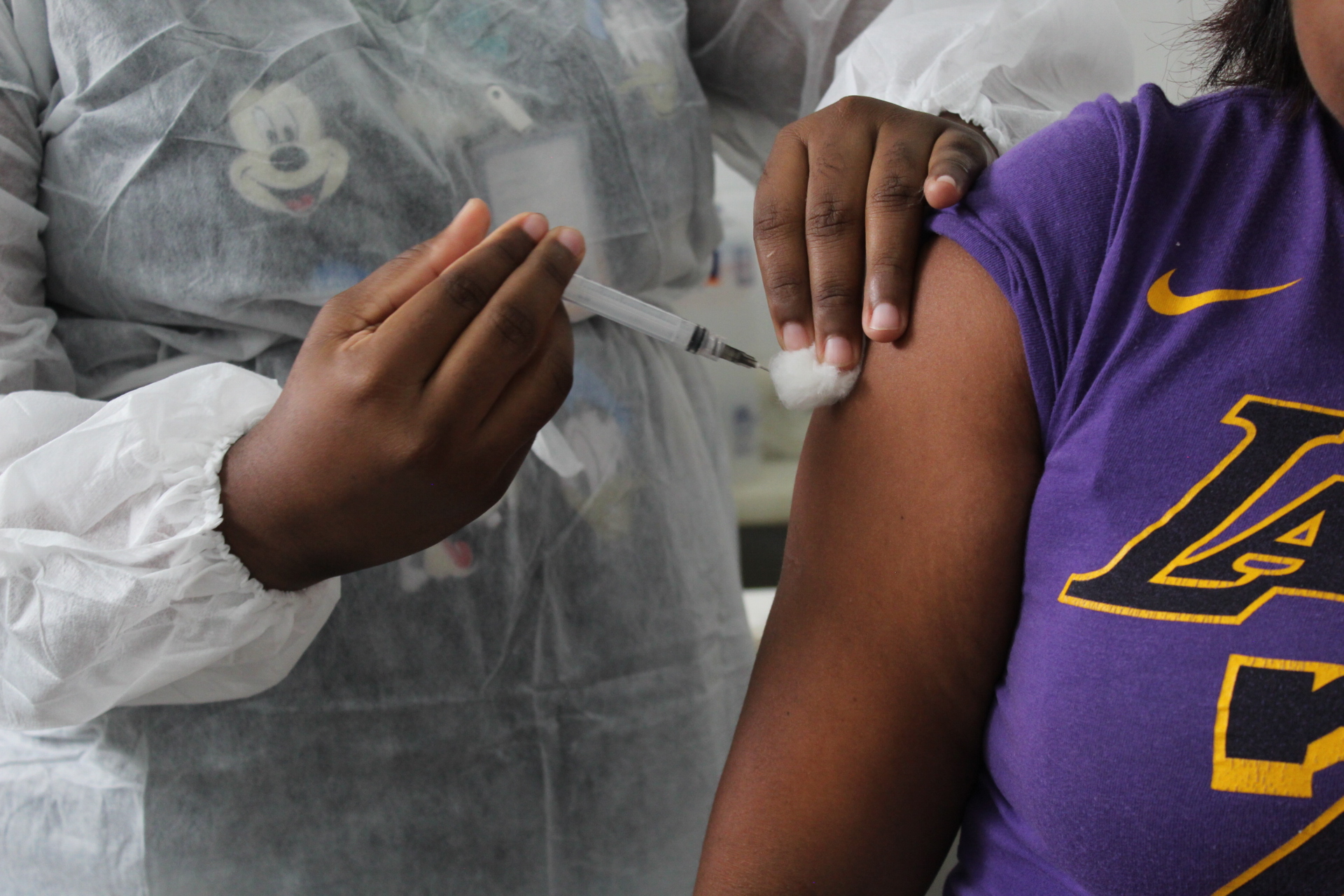 Dia D da vacina acontece neste sábado (13) em Queimados