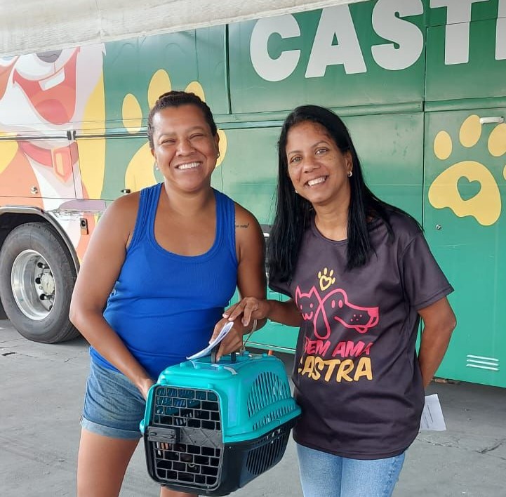 Quem ama, castra: projeto leva castramóvel ao bairro da Luz