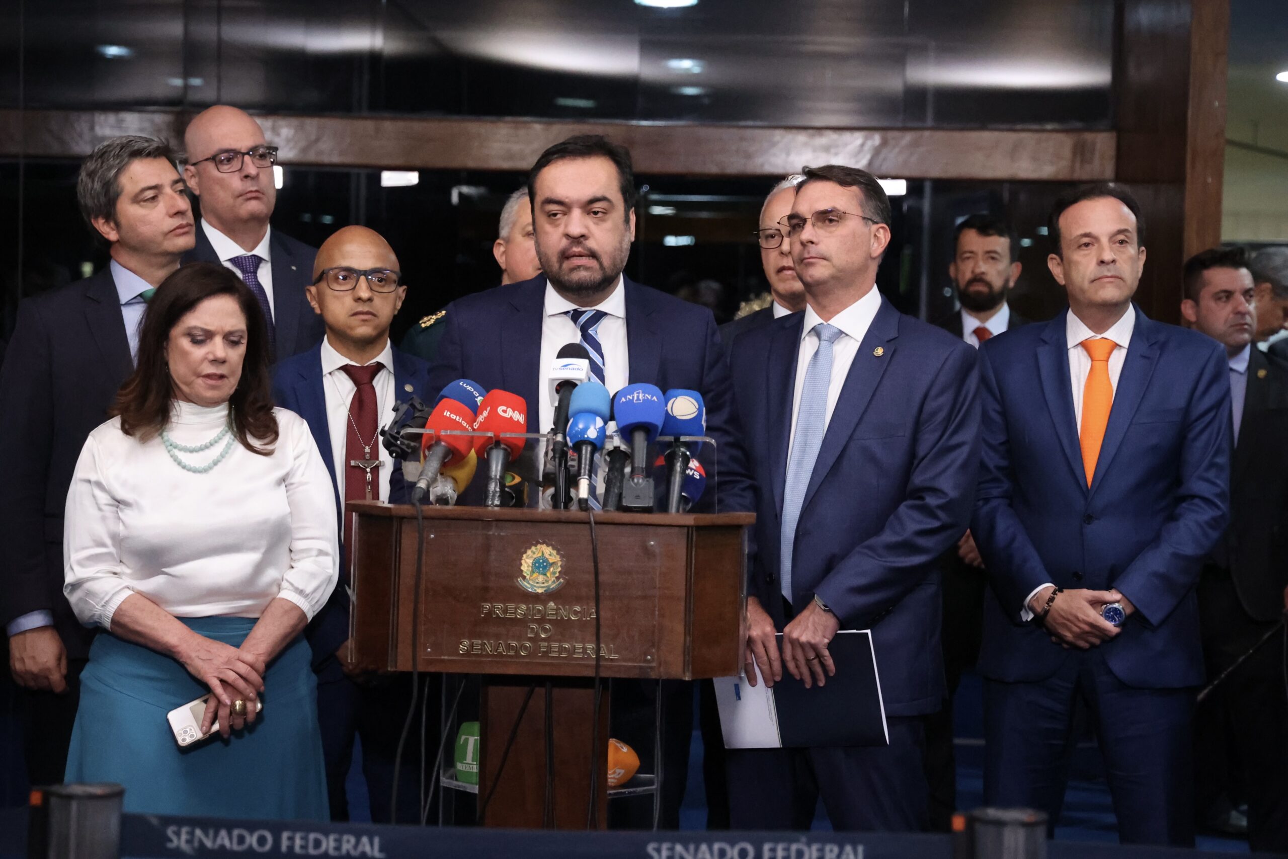 Cláudio Castro apresenta ao Senado propostas de correção na legislação penal para fortalecer o combate ao crime