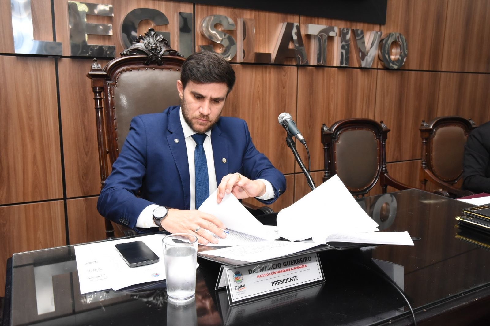 Câmara de Nova Iguaçu aprova criação de cargos de Agentes de Apoio à Inclusão