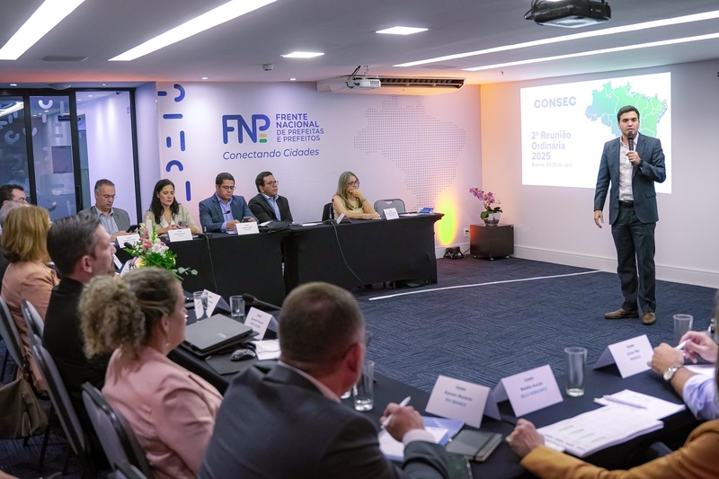 Renan Ferreirinha é eleito presidente do Conselho Nacional de Secretários de Educação de Capitais
