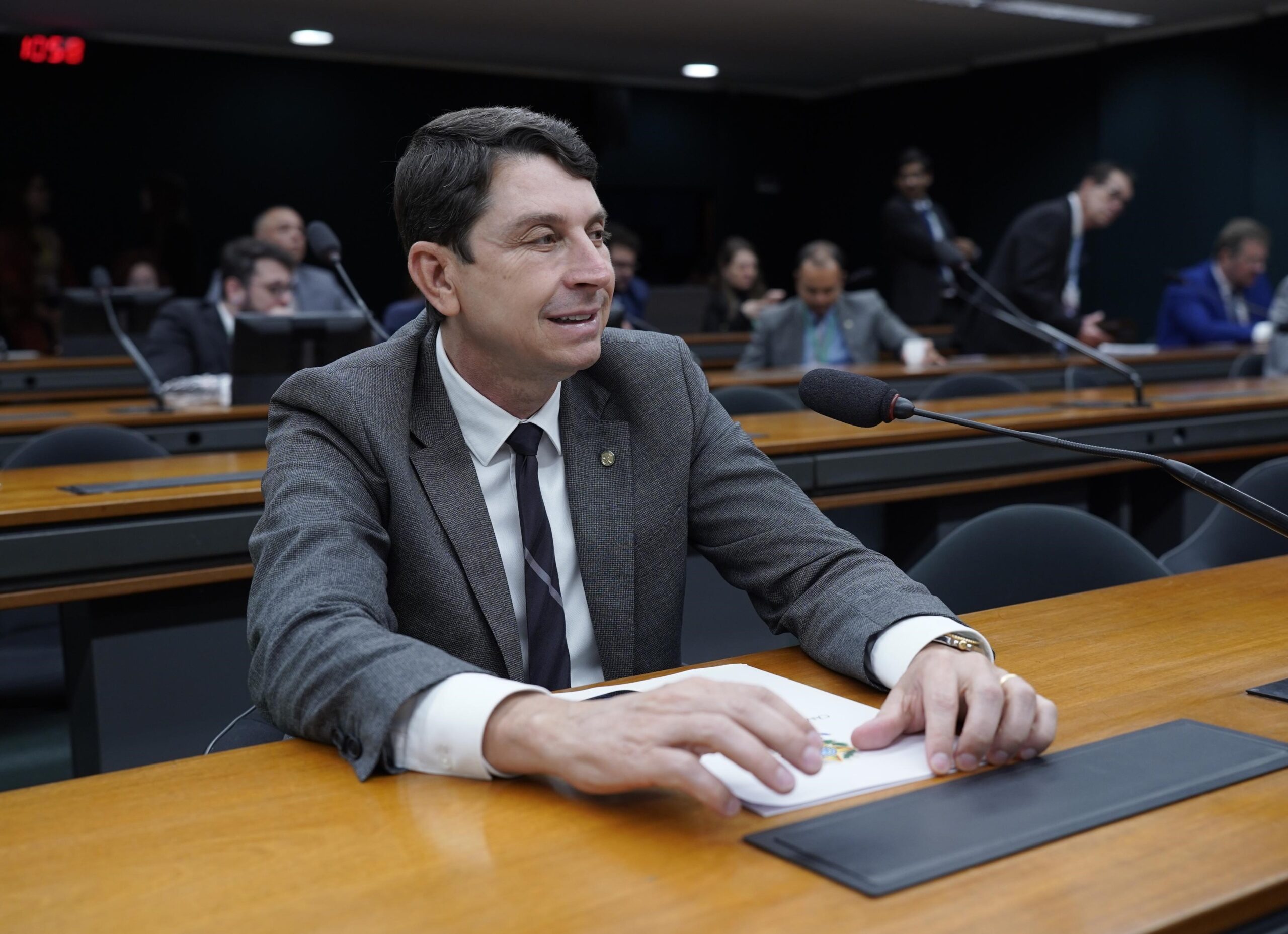 Apito na mira: deputado propõe mudanças na arbitragem esportiva