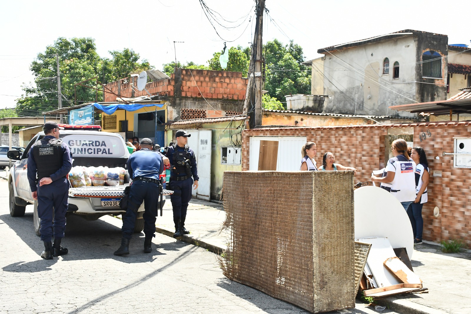 Força-tarefa da Prefeitura de Nova Iguaçu atua em 53 bairros atingidos pelas chuvas