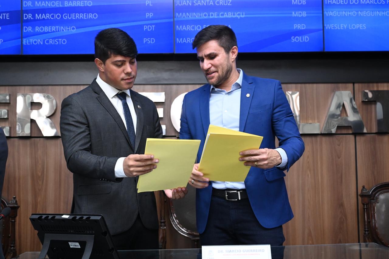 Projetos de valorização profissional e apoio às mulheres marcam sessão na Câmara de Nova Iguaçu